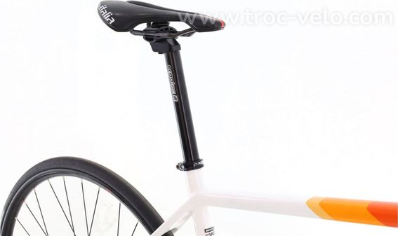 Produit Reconditionne Mendiz F8 Sl Di2 12v Blanc Velo De Route Tres Bon Etat - 8