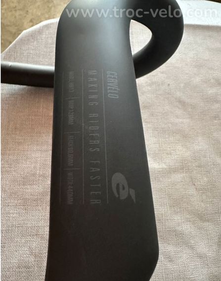 Cintre CARBONE 44
