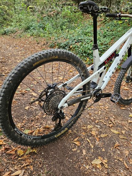 Commencal Meta V5 - 4
