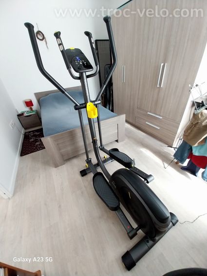 Vélo d'appartement ellyptique DOMYOS