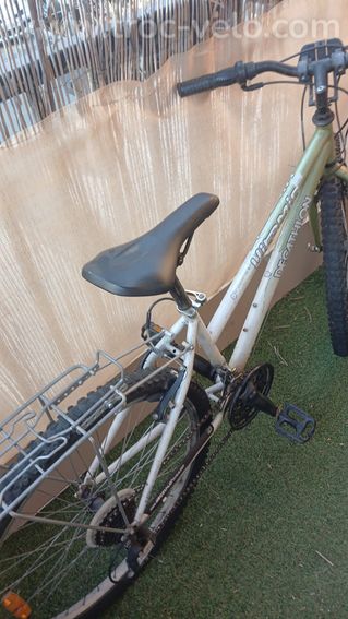 Vélo décatlhon ville avec casque cadena et lumière - 4