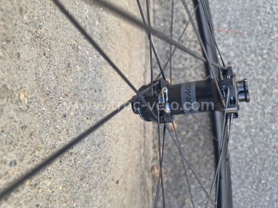 Roues Bontrager Aeolus Pro 51 TLR Carbon Disc - 11