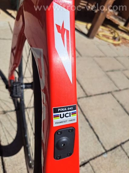 Pinarello F1 carbon Formula Red RS171 shimano 105 12V Taille 51,5 - 7