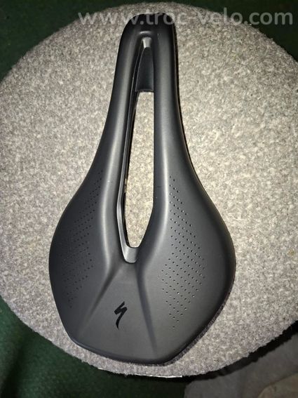 Selle Specialized Power Expert rails titane 143mm comme neuve