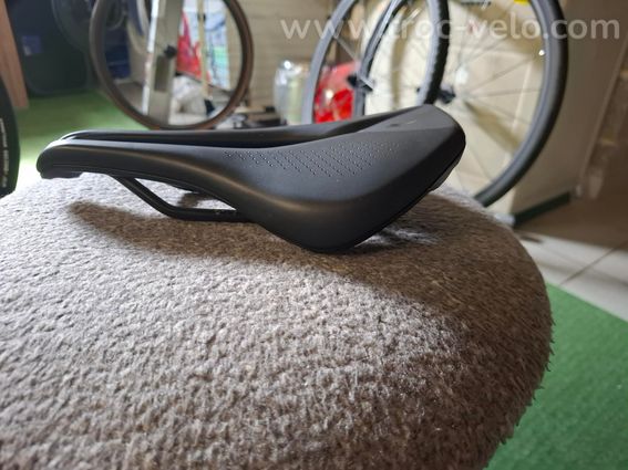 Selle Specialized Power Expert rails titane 143mm comme neuve - 2