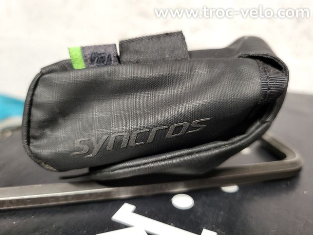 SACOCHE DE SELLE SYNCROS SPEED IS 200 À MONTAGE DIRECT - 1