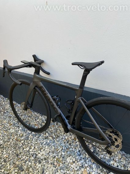 Vélo Bianchi oltre race 2025