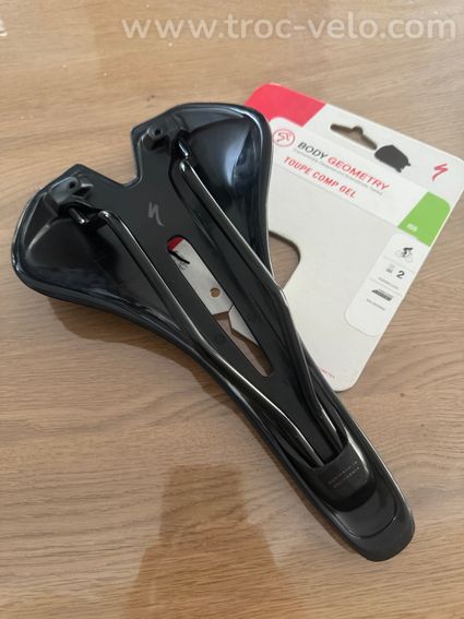 Selle « SPECIALIZED TOUPE COMP GEL » 155mm neuve - 2