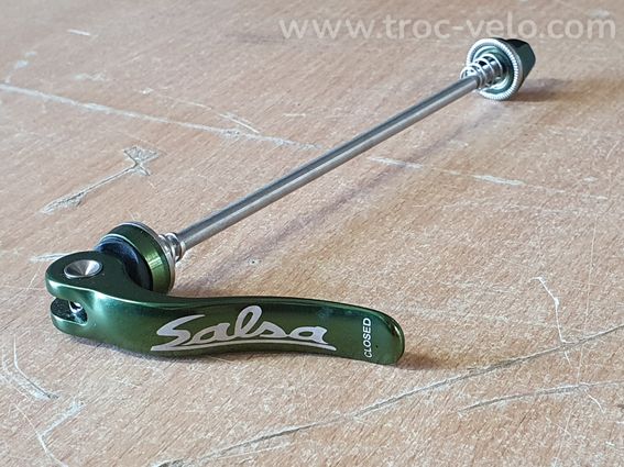 Blocage de roue arrière VTT 135mm axe titane Salsa Flip-Off vert - 2