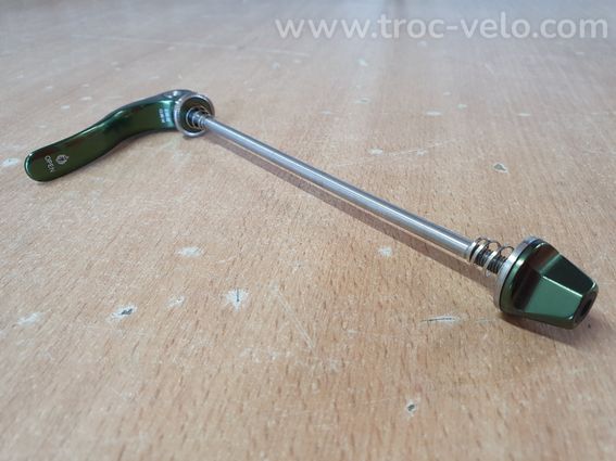 Blocage de roue arrière VTT 135mm axe titane Salsa Flip-Off vert - 3
