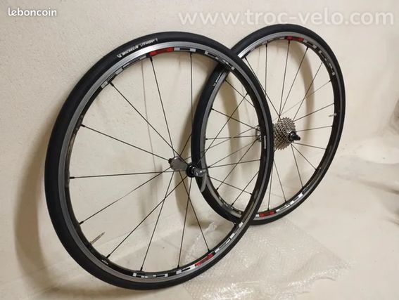 Roues carbone Shimano rs80 c24 à pneus, vélo route course - 5
