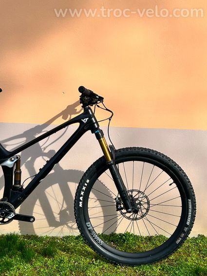 YT IZZO VTT - 2