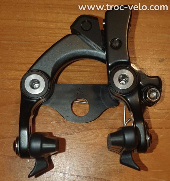 ÉTRIER DE FREIN ARRIÈRE DIRECT MOUNT SHIMANO 105 - 1