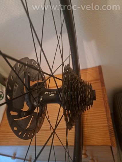 A VENDRE - Paire de roues complètes DT Swiss ERC 1400 Spline 47mm + cassettes 11-30 (et 11-25) - 2