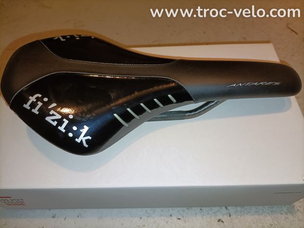 Selle FIZIK Antares R1 Regular - 3