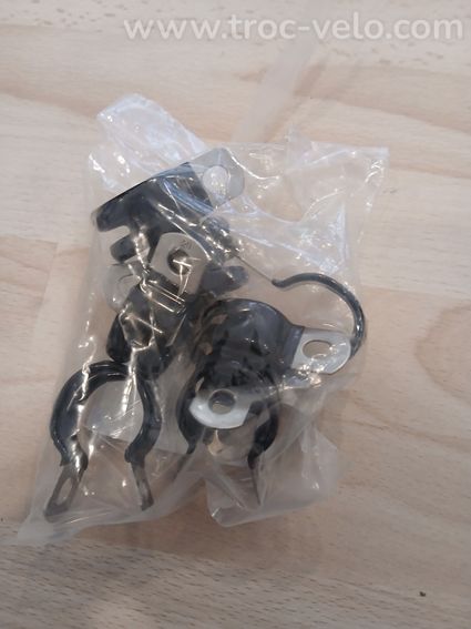 sachet de 9 colliers de porte-bagage et garde-boue