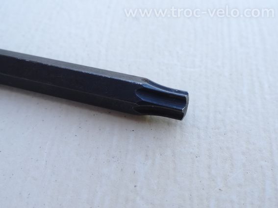 Outil clé longue coudée TORX T30 acier de qualité neuve - 10