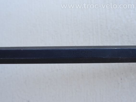 Outil clé longue coudée TORX T30 acier de qualité neuve - 12