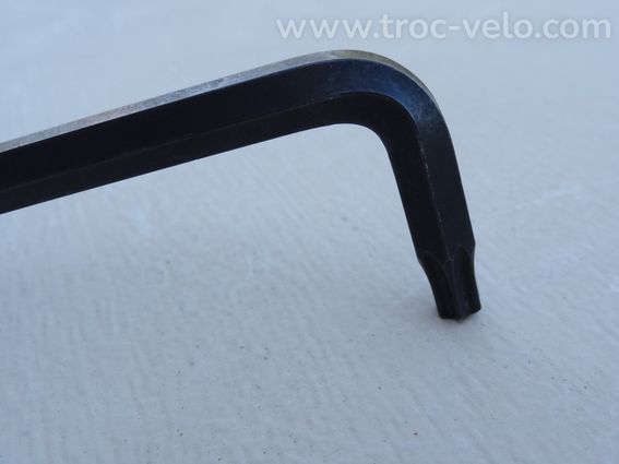 Outil clé longue coudée TORX T30 acier de qualité neuve - 14