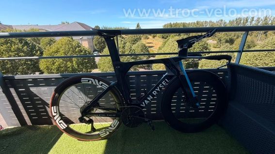 Van Rysel XCR - Dura Ace - Taille M - Roue avant 80mm