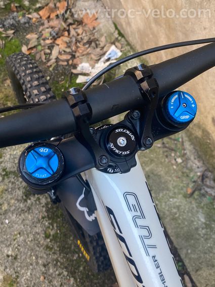 Scott gambler dh 2021 taille XL - 11