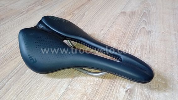 Selle Italia NOVUS Evo Superflow TI 316, noir 145 mm