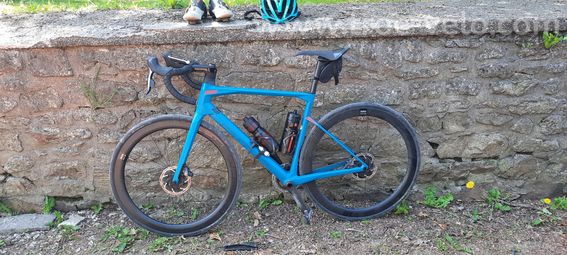 Vélo course. BMC. Roadmachine. Taille 54. Médium.