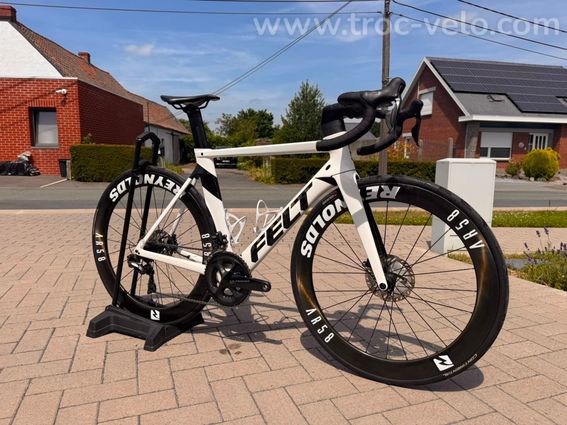 Felt AR Advanced 2022 | Ultegra Di2 | Reynolds AR58 Carbone | T54