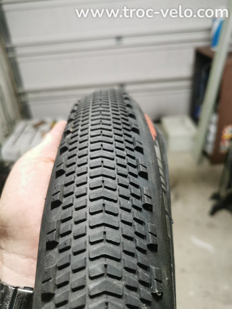 Pneu schwalbe G one - 1