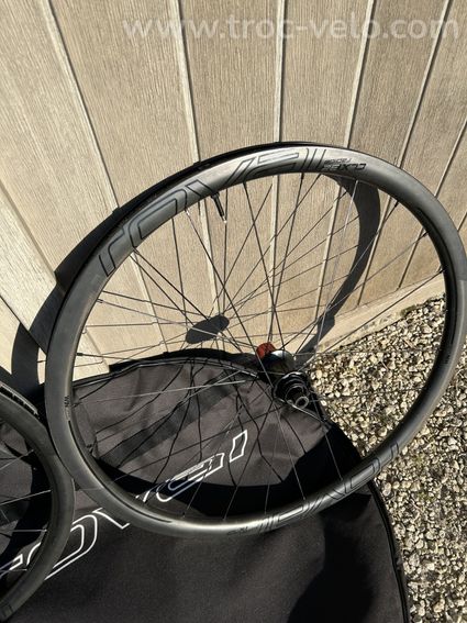 ROVAL clx 32 rapide ceramicspeed disc Tubeless Ready ou pneus