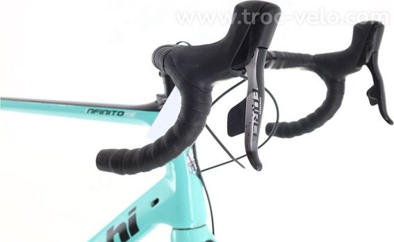 Produit Reconditionne    Bianchi Infinito Xe Axs 12v    Bleu   Velo De Route   Tres Bon Etat - 6