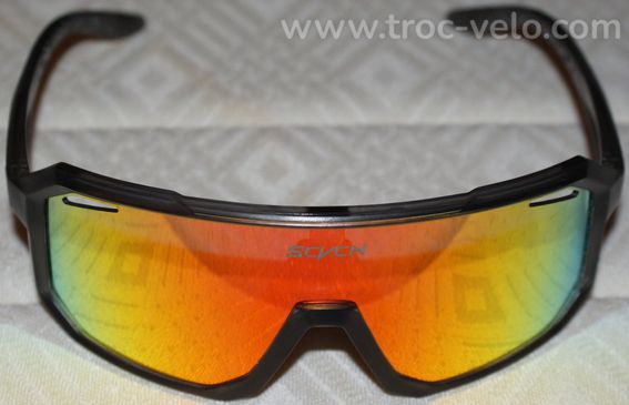 Lunettes de vélo - marque "SCVCN" - monture gris foncé - verres jaunes