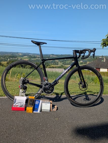 Giant TCR AXS