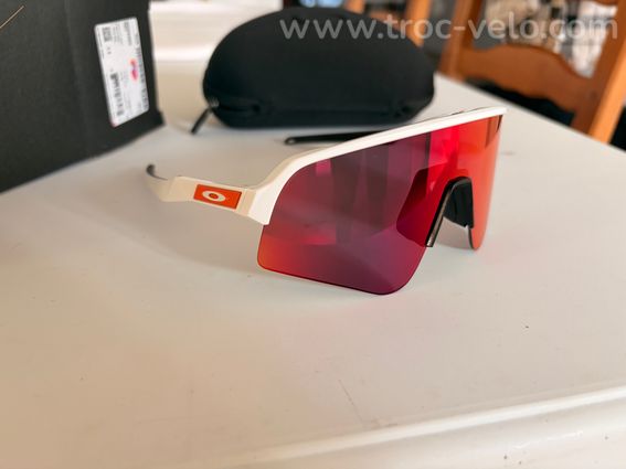 Oakley sutro lite sweep - 2