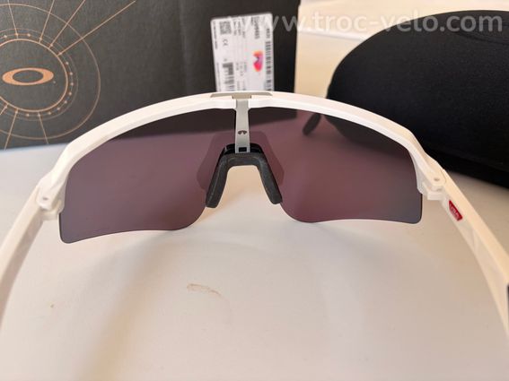 Oakley sutro lite sweep - 8