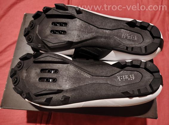 Chaussure fizik vento overcurve x3 (blanc ou rouge/noir) - 2