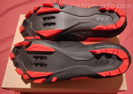 Chaussure fizik vento overcurve x3 (blanc ou rouge/noir) - 5