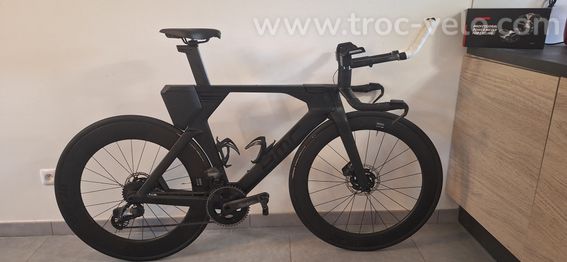 BMC Timemachine 01 Disc One – SRAM Force AXS – DT Swiss carbone – Taille M/L - 10