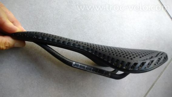 Selle 3D carbone T802 Newton - 5