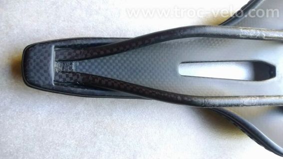 Selle 3D carbone T802 Newton - 7