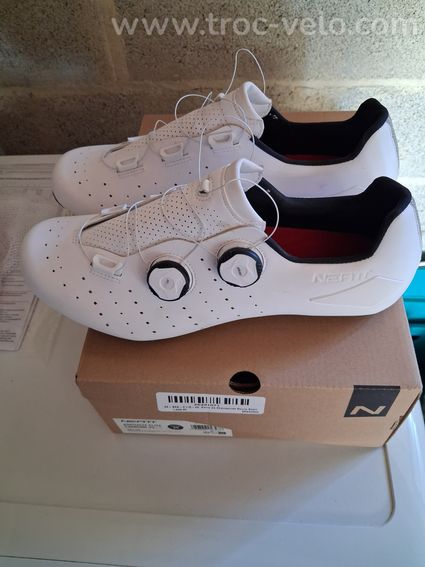 Chaussures NEATT asphalte élite  - 2