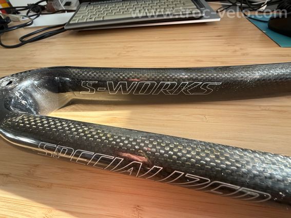 Fourche Specialized S-Works carbone 700C – pivot carbone 1⅛" – 120 € - 4