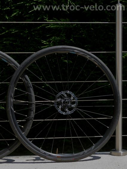 Paire de roues Shimano WH-RS171 Disc + pneumatiques, disques et cassette - 2