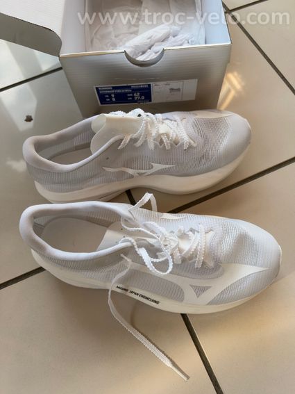 mizuno chaussures hyper warp pure 42 neuf course a pied blanc  - 3