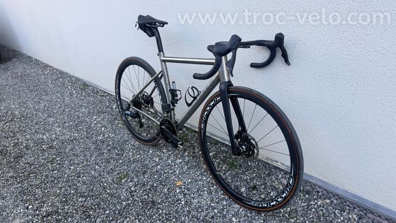 Léon Genus Titane 2024 - Sram Force AXS - 160mm - Capteur de Puissance - 2
