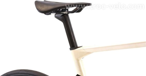 Produit Reconditionne    Bmc Roadmachine Three Di2 12v    Blanc   Velo De Route   Bon Etat - 8