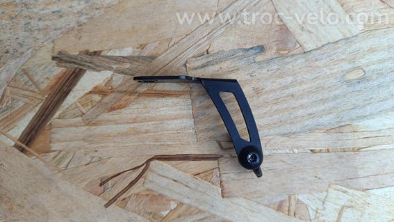 Fixation de plaque de course sur ''Etrier de frein'' BBB - 2