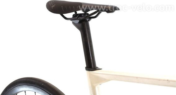 Produit Reconditionne Bmc Roadmachine Three Di2 12v Blanc Velo De Route Tres Bon Etat - 8