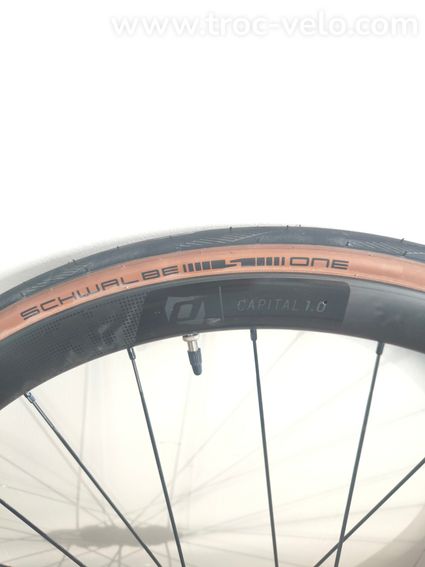 Paire de roues carbone Syncros Capital 1.0 35 mm + pneus Schwalbe One - 2
