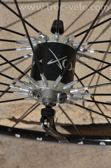 Roue avant Spinergy - 28 rayons - 700 C - Clincher wheel - 3